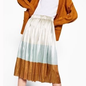 Zara Trafaluc Pleated Metallic Silver Blue Brown Mid Skirt sz M